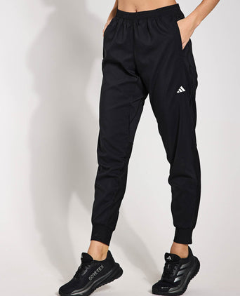 Own the Run Joggers - Black
