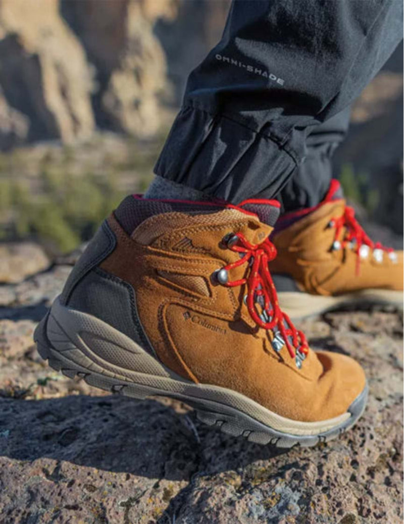 mens walking boots columbia