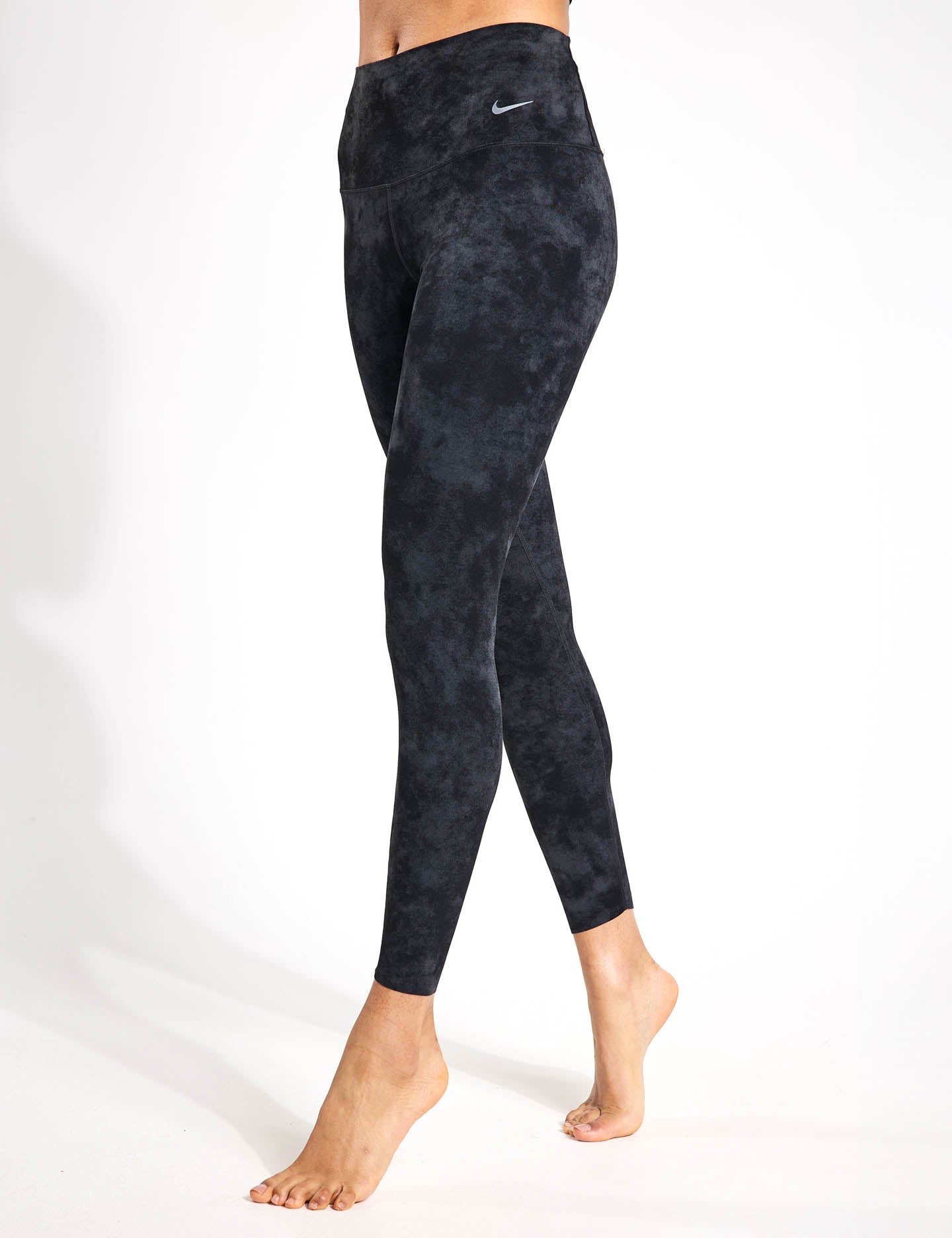 Nike | Zenvy High Waist 7/8 Tie-Dye Leggings - Black | The Sports Edit