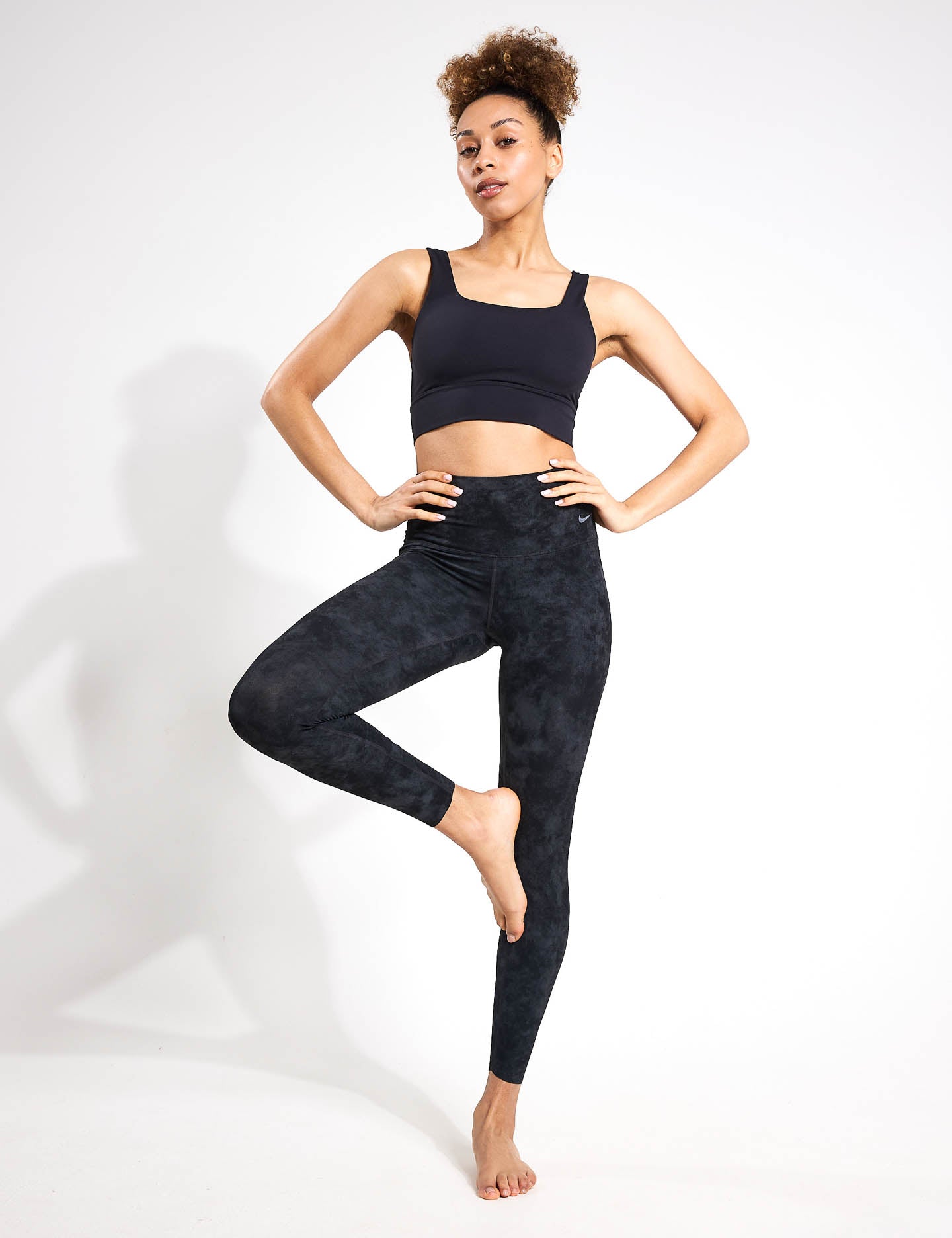 Nike | Zenvy High Waist 7/8 Tie-Dye Leggings - Black | The Sports Edit