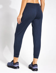 Vuori Performance Jogger - Midnight Heatherimage2- The Sports Edit