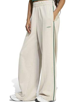 Seasonal Essentials Colorpop Joggers with Embroidered Graphic - Wonder Alumina/Collegiate Green