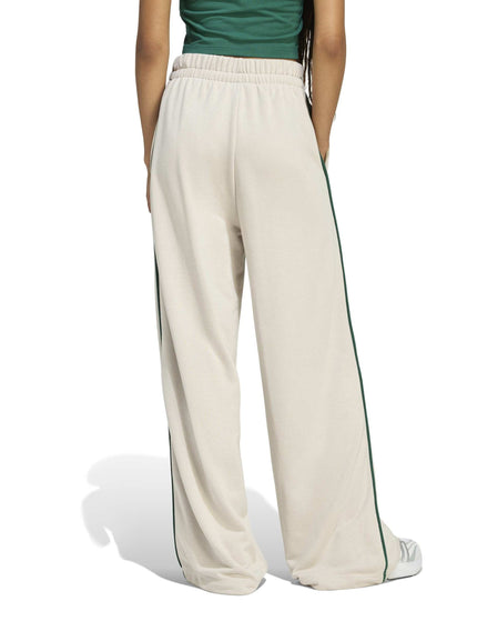 adidas Seasonal Essentials Colorpop Joggers with Embroidered Graphic - Wonder Alumina/Collegiate Greenimages2- The Sports Edit