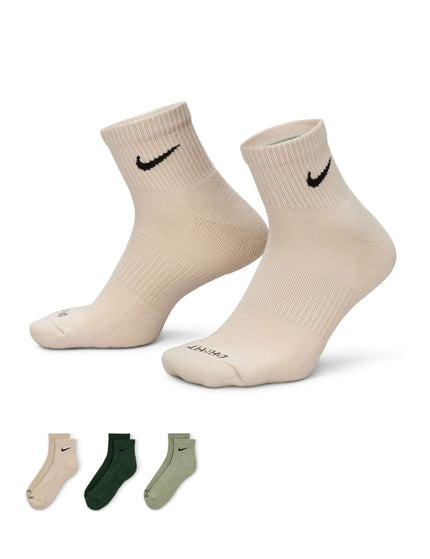 Nike Everyday Plus Cushioned Training Ankle Socks (3 Pairs) - Beige/Greenimage3- The Sports Edit