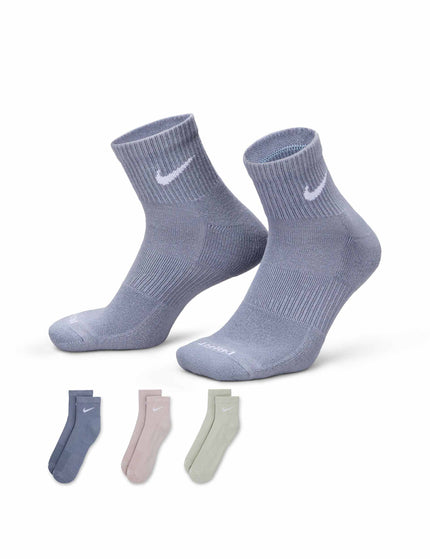 Nike Everyday Plus Cushioned Training Ankle Socks (3 Pairs) - Blue/Pink/Greenimage2- The Sports Edit