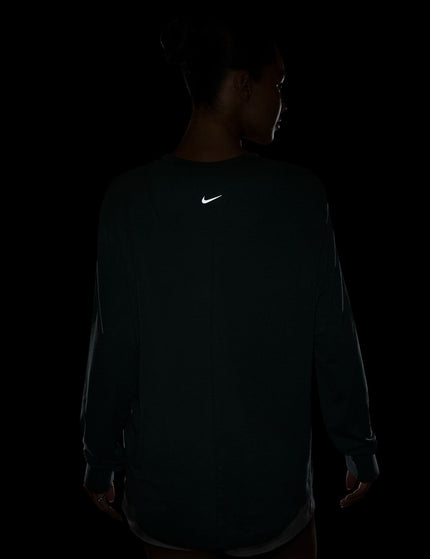 Nike One Relaxed Dri-FIT Long Sleeve Top - Vintage Green/Blackimage7- The Sports Edit