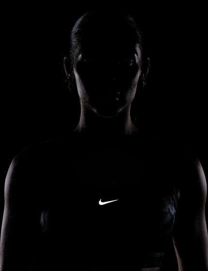 Nike Swoosh Medium Support Printed Sports Bra - Black/Reflective Silverimage4- The Sports Edit