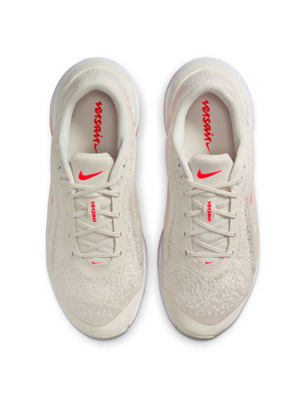 Nike Versair Shoes - Light Orewood Brown/Bright Crimson/Whiteimage4- The Sports Edit