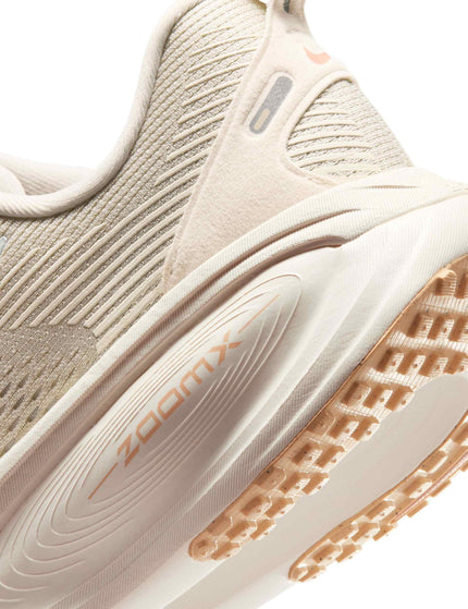 Nike Vomero 18 Running Shoes - Light Bone/Metallic Silver/Arctic Orangeimages8- The Sports Edit