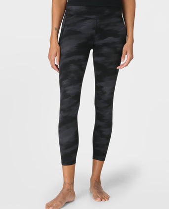 Ultimate Studio 7/8 Legging - Black Camo Shadow Print