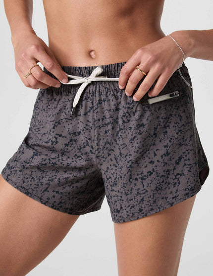 Vuori Clementine 4" Short 2.0 - Chia Stuccoimage3- The Sports Edit