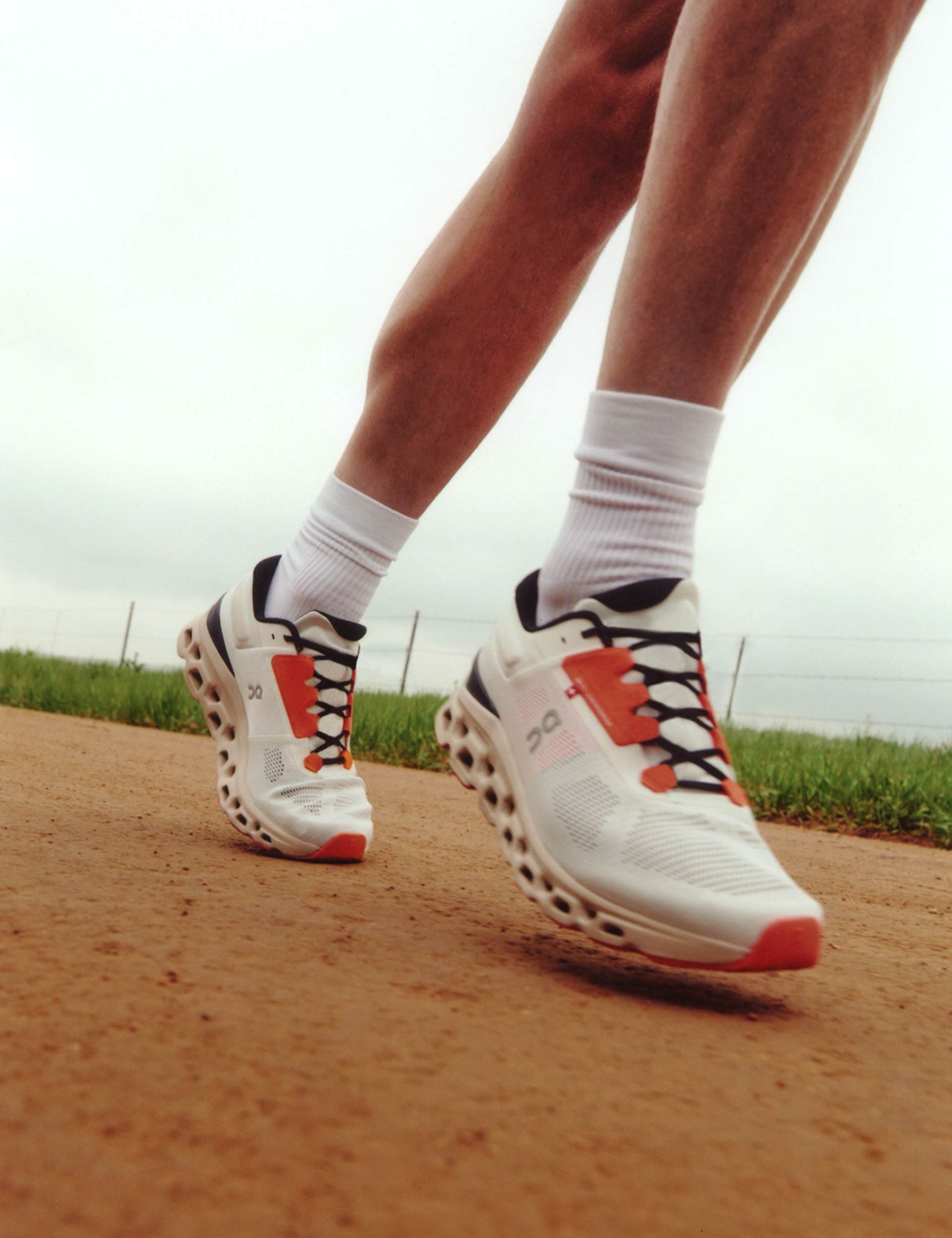 On Running | Cloudstratus 3 - Undyed-White/Sand | The Sports Edit